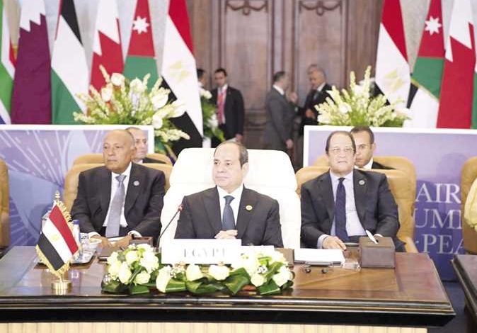 الرئيس السيسى أثناء افتتاح قمة القاهرة للسلام